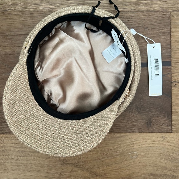 TT CLAIRE BOUCLE FLAT CAP IN KHAKI - Picture 4 of 5